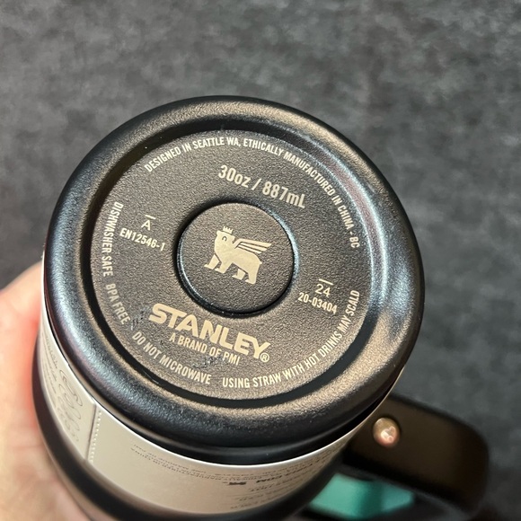Stanley Quencher H2.0 FlowState Tumbler in the "Hyper Geo" colorway. - Picture 14 of 15